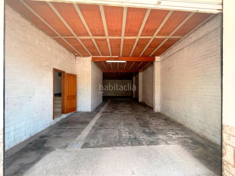 Foto ab7e7422-c51e-4508-977e-4db78fd40c79. Casa amb aparcament a Calafell poble Calafell
