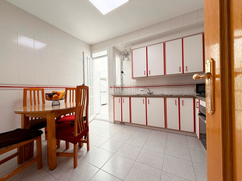 Foto c6c44fdb-fd54-4084-92d9-0554a0fcbbd7. Casa amb aparcament a Calafell poble Calafell