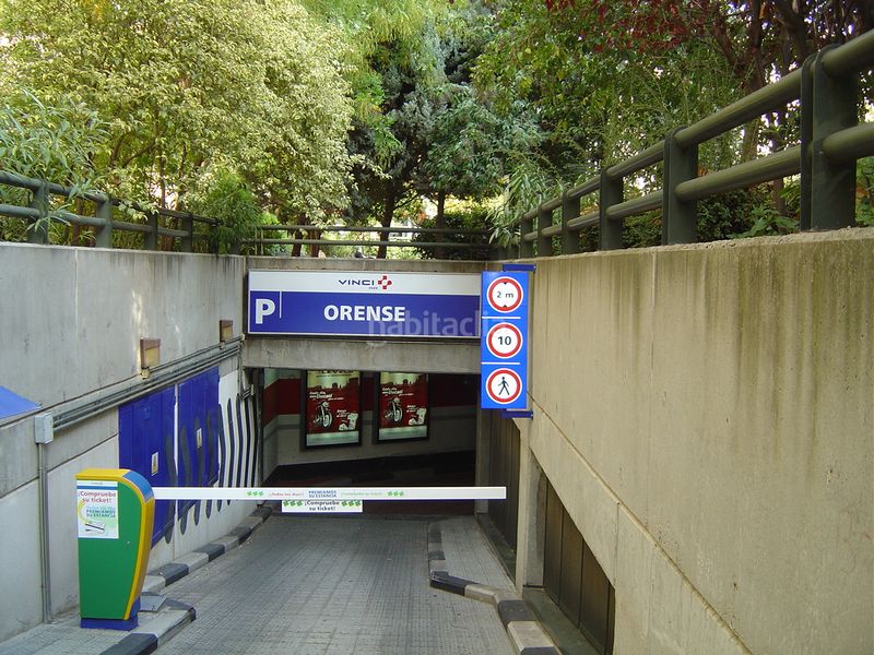 Foto 24069b30-7f10-49ab-b34a-8341f4676b5b. Rent car parking in calle de orense 50 in Castillejos-Cuzco Madrid