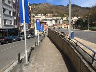 Car parking in Juan Gisasola Kalea 14