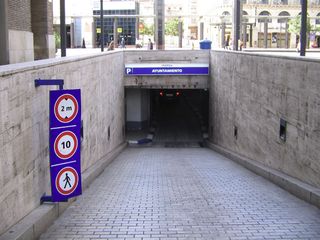 Miete Autoparkplatz in Plaza de nuestra señora del pilar 18. Parking individual de alquiler en pz del pilar, s/n ayuntamiento