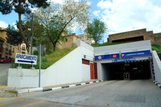 Location Parking voiture à Cuesta de los capuchinos 8. Parking individual de alquiler en cl capuchinos, s/n / cl genera