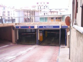 Alquiler Parking coche en Cr de vic 13. Parking individual de alquiler en cr de vic, 13