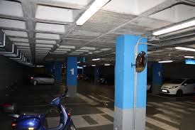 Lloguer Aparcament cotxe a Avenida de los reyes de españa 20. Parking individual de alquiler en av. reyes de españa, s/n salam