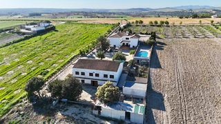 Bauernhof  Lugar parrilla alta 32. Exclusiva finca rústica en arcos de la frontera: 3 grandes edifi