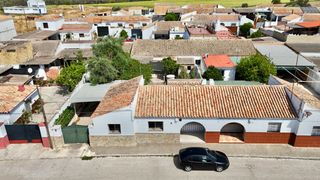 Casa a Bornos. Casa de una planta con gran patio, huerto y garaje en coto de bo