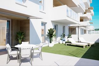 Appartement à Calle los rosaos 1. Obra nueva planta baja con jardín privado y 3 dormitorios