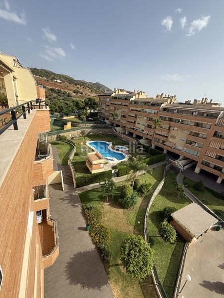 Foto 8c45ea2b-51f3-403a-a3f7-0a810a89e5c4. Dúplex amb calefacció aparcament piscina a El Pinillo Torremolinos