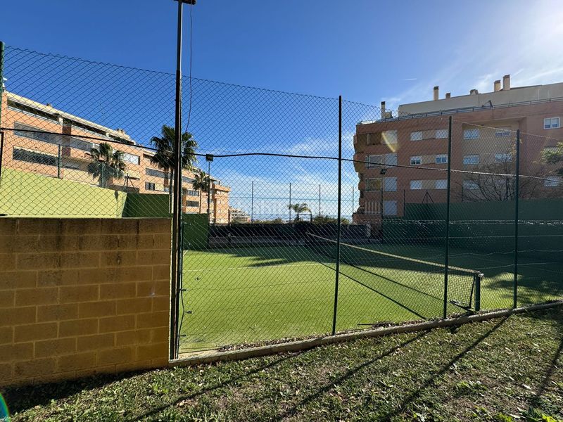 Foto b4ffeb78-2514-4101-ba6e-a2870567894f. Dúplex amb calefacció aparcament piscina a El Pinillo Torremolinos