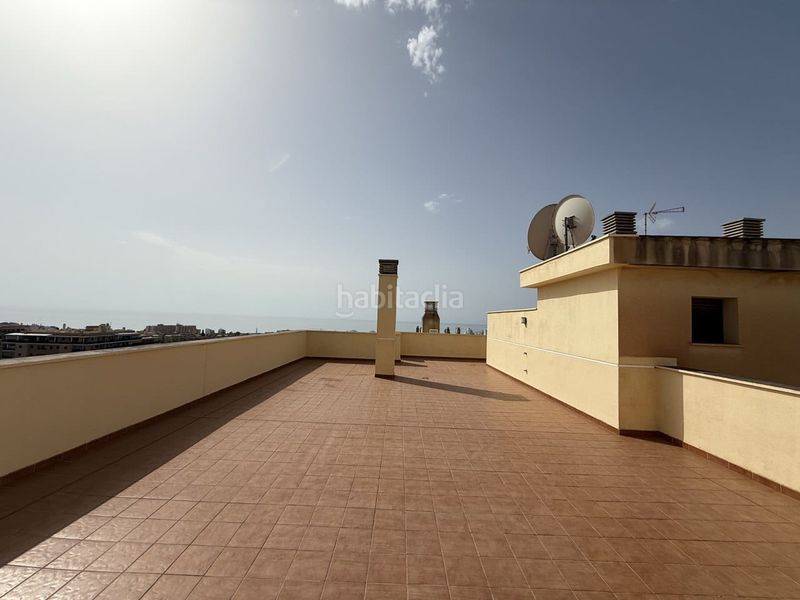Foto d9a1ec1f-b2e2-48a3-9718-40efdc2768b8. Dúplex amb calefacció aparcament piscina a El Pinillo Torremolinos
