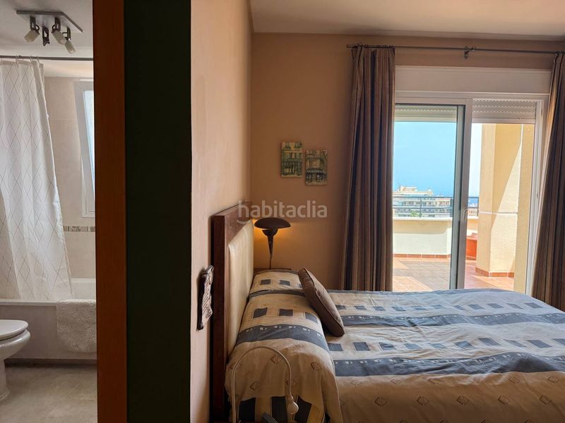 Foto f46b7bc0-aeda-42af-8167-74f30b9f9419. Dúplex amb calefacció aparcament piscina a El Pinillo Torremolinos
