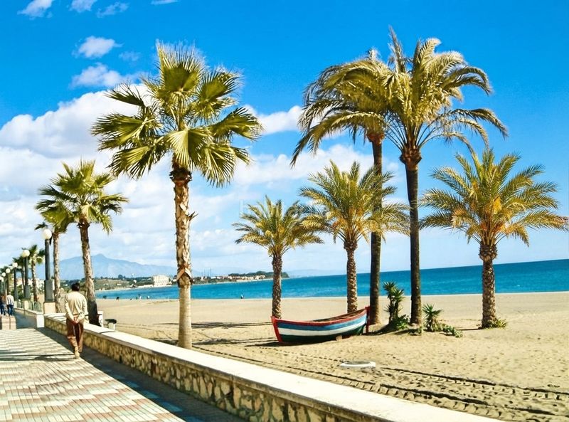Foto 08f4ed7e-eac9-4b4f-b4ed-db6b09b15751. Pis a puerto de Estepona Estepona