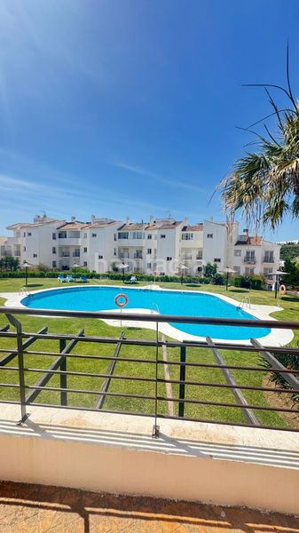 Foto b09d85a0-29ff-45d5-8906-3615e67973e0. Pis amb aparcament piscina a Manilva pueblo Manilva