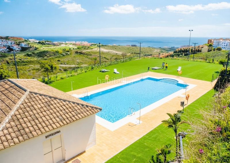 Foto b73bcbfe-8044-49b7-8e8c-5954bf8c2fd7. Pis amb calefacció aparcament piscina a La Duquesa Manilva