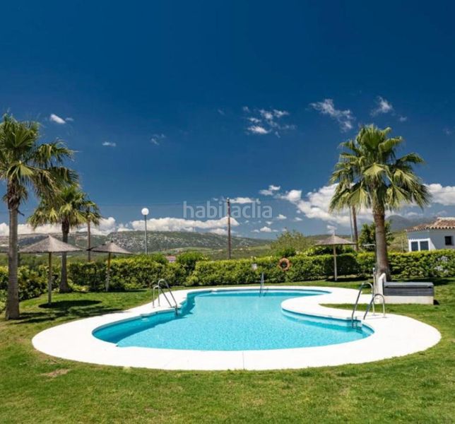 Foto ae0db5ec-f439-4e11-9c72-e789337196fc. Pis amb aparcament piscina a Centro Estepona