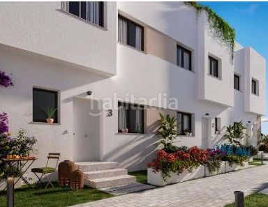 Foto 6d345319-4403-4198-845d-e63de3c78bb6. Casa adossada amb calefacció piscina a Churriana - El Pizarrillo - La Noria - Guadalsol Málaga