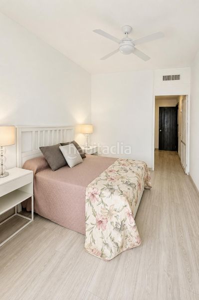 Foto 012ca2d0-5b4c-4999-9e4b-de6ff7f456cd. Pis amb xemeneia calefacció a Puerto Banús Marbella