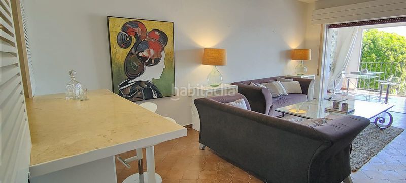 Foto 323a4907-79a8-442a-98b7-c05140123e70. Pis amb xemeneia calefacció a Puerto Banús Marbella