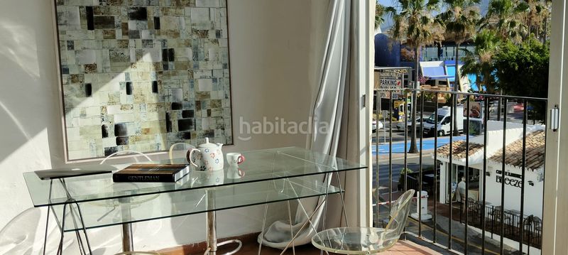 Foto 651b0d4b-e426-4b3d-a8b3-e9fc757f78e6. Pis amb xemeneia calefacció a Puerto Banús Marbella