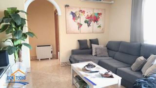 Etagenwohnung  Avenida juan sebastián elcano. A la venta amplio piso en pedregalejo (málaga)