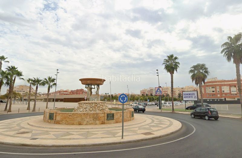 Foto e6a55658-1f90-4862-9085-4b5446772264. Edifici a Roquetas pueblo Roquetas de Mar