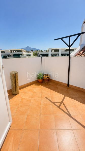 Foto a3f5bcea-2c66-49aa-ba81-21f9cc7a2be3. Casa adossada amb piscina a Rodeo Alto - Guadaiza - La Campana Marbella