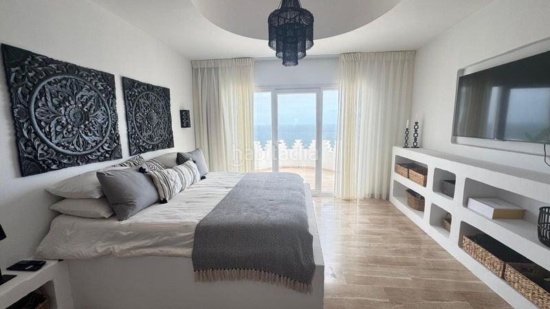 Foto 46a724b0-cef5-4894-a955-af9038e71a72. Xalet amb xemeneia aparcament piscina a Chullera Manilva