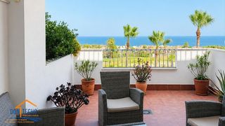 Pis  Calle oliva. A la venta piso con vistas al mar, amplitud y exclusividad en do