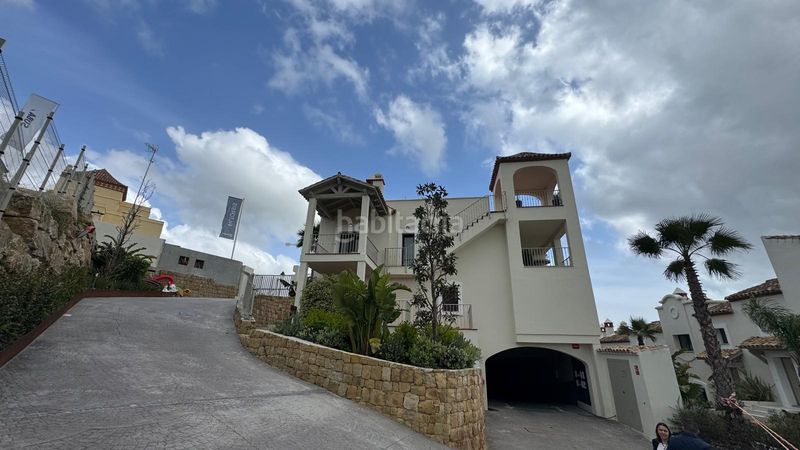 Foto 7b3c157d-e77b-467f-bd15-fee732c1d62f. Casa adossada amb xemeneia aparcament piscina a Valle Romano Golf Estepona