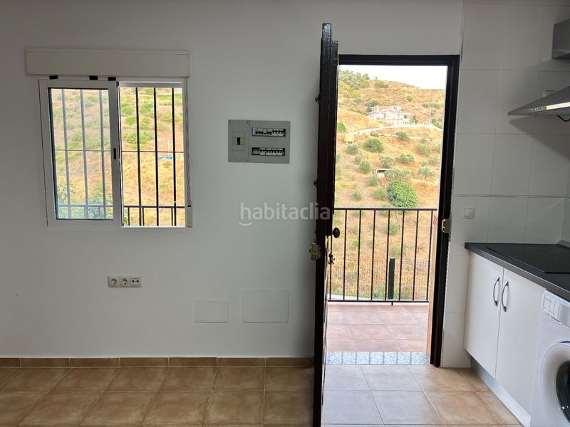 Foto 2a3026fd-5c2a-4f5b-9a0f-77c1e741537c. Alquiler apartamento disponible en alquiler apartamento reformado en alquiler de larga temporada en el valdés (málaga) en Moclinejo