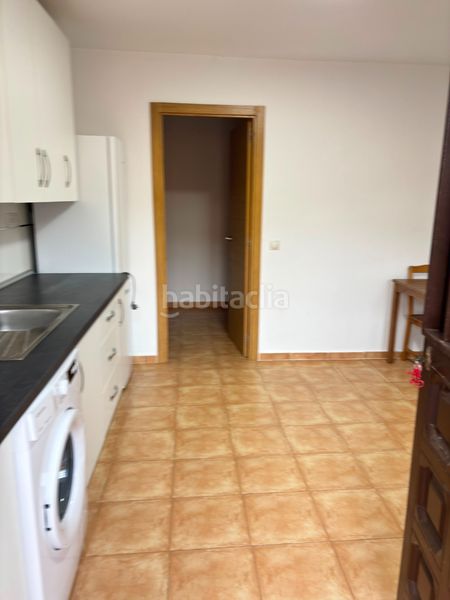 Foto dfa1c085-a0aa-44ce-b529-cca47d243376. Alquiler apartamento disponible en alquiler apartamento reformado en alquiler de larga temporada en el valdés (málaga) en Moclinejo