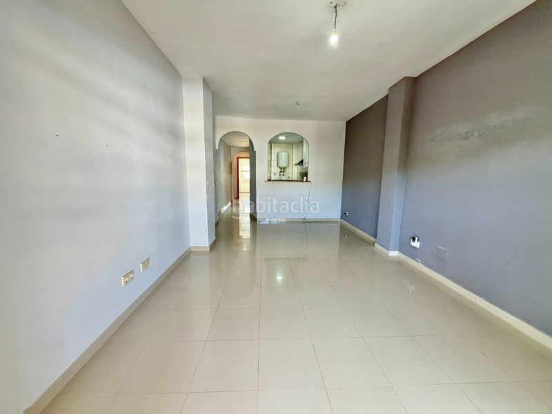 Foto 8fa6e8f9-96ce-426f-a64a-46dc1f102de4. Etagenwohnung mit parking in Torre de Benagalbón Rincón de la Victoria
