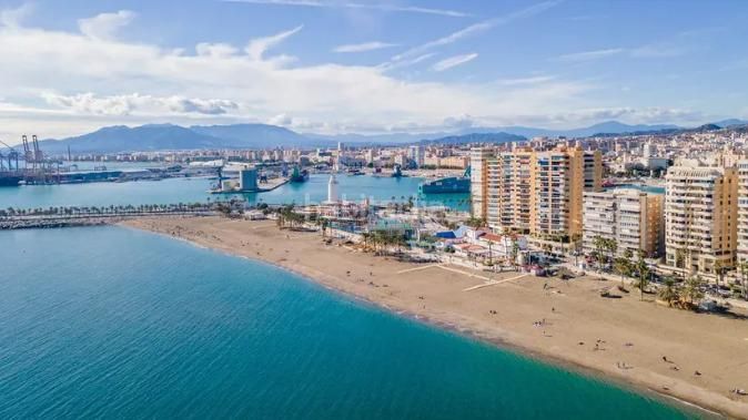 Foto 3904b774-5909-4a1c-ac40-c566656f4432. Pis amb aparcament a La Malagueta - Monte Sancha Málaga