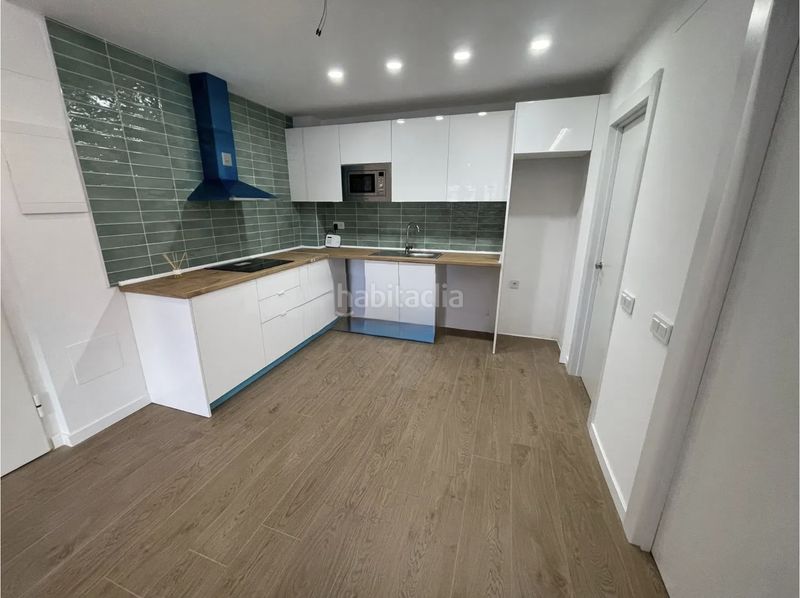 Foto 10ed77ba-02b3-4bc9-8ec0-5076302720ce. Pis a Manantiales-Estación de Autobuses Torremolinos