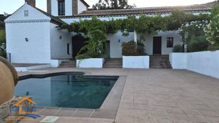 Masia  Urbanizacion ur. 2. **finca rústica en álora: un refugio de ensueño**