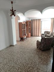 Etagenwohnung  Calle congreso. Piso a la venta en pleno corazón de estepona (málaga)