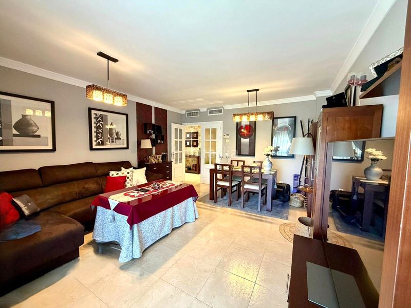 Foto 0216f8f3-1eaa-4f2f-bee9-6fe0e9d0b40d. Àtic amb aparcament a sierra de Estepona - avda. de andalucía Estepona