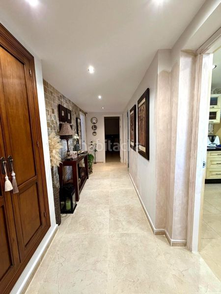 Foto 2c17712b-a12c-4b08-8f8a-d7cc5ea4f64a. Àtic amb aparcament a sierra de Estepona - avda. de andalucía Estepona