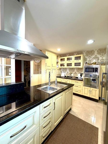 Foto 54eb8b64-34c5-415d-a350-7a9d9e33e8f2. Àtic amb aparcament a sierra de Estepona - avda. de andalucía Estepona