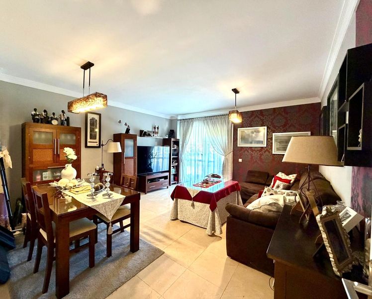 Foto d240e2b6-be38-4c6b-aac5-89fe9d53d06d. Àtic amb aparcament a sierra de Estepona - avda. de andalucía Estepona