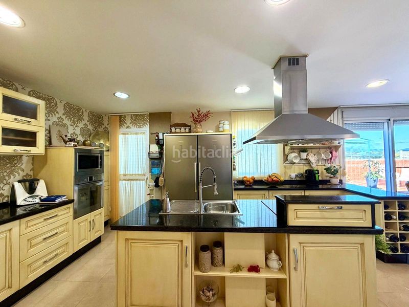 Foto e7f637d5-10c6-4200-995f-8ef51e576cc4. Àtic amb aparcament a sierra de Estepona - avda. de andalucía Estepona