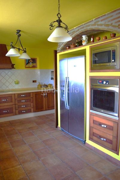 Foto 4933ee8c-e612-456f-a844-70814b9dd859. Casa aparellada amb aparcament piscina a Puerto de la Duquesa Manilva
