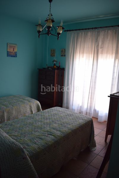 Foto 6d7ffc76-8ecc-4637-a083-62bbd3b3a822. Casa aparellada amb aparcament piscina a Puerto de la Duquesa Manilva