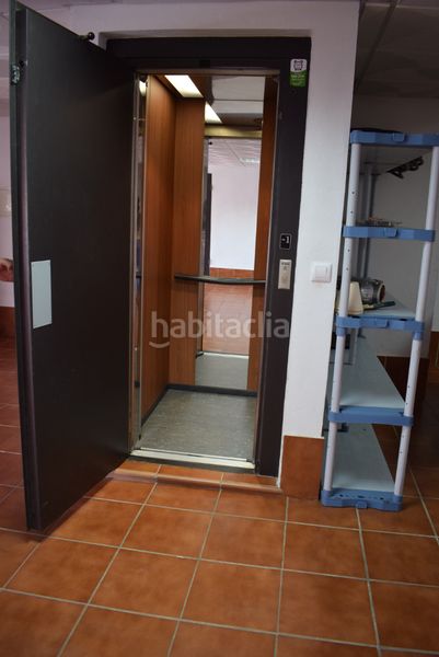 Foto c01f4e5a-f11b-42af-ba80-a7db1c16c0fb. Casa aparellada amb aparcament piscina a Puerto de la Duquesa Manilva