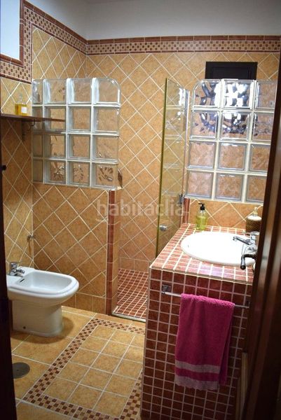 Foto e23c0d0e-748a-4e76-ae1a-8390b0ef0f51. Casa aparellada amb aparcament piscina a Puerto de la Duquesa Manilva