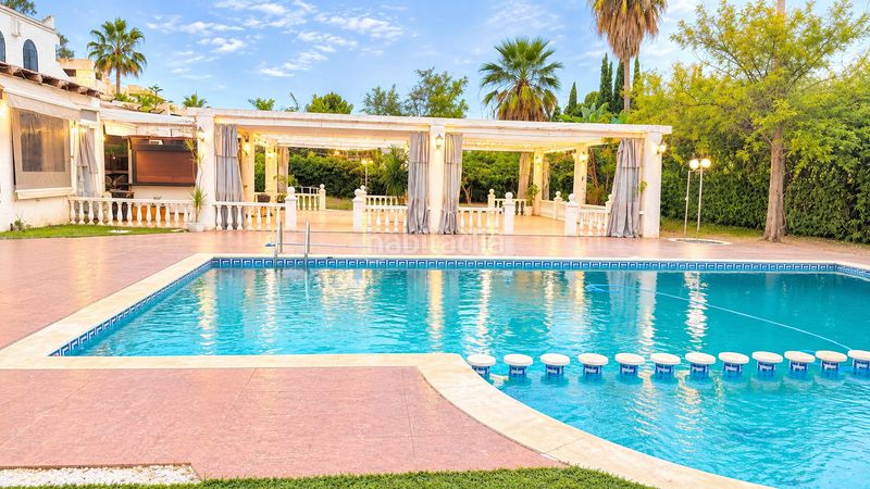 Foto 11c5bc9b-9d0f-4db2-a137-75c27c271cfa. Edifici amb piscina a Zona Calvario Estepona