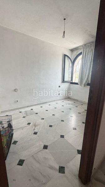 Foto 3568cf31-a31e-4254-9977-ed117ba1f4e2. Edifici amb piscina a Zona Calvario Estepona