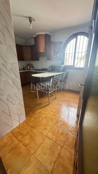 Foto 4efbaf47-1f9d-4d40-aadf-c88656b6e070. Edifici amb piscina a Zona Calvario Estepona