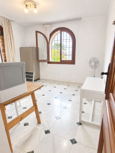 Foto afa485a6-1e6c-4bfe-aac8-25f61199e801. Edifici amb piscina a Zona Calvario Estepona