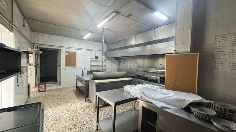 Foto d7b63e66-8a88-48e6-bc25-0fb893c4b71d. Edifici amb piscina a Zona Calvario Estepona